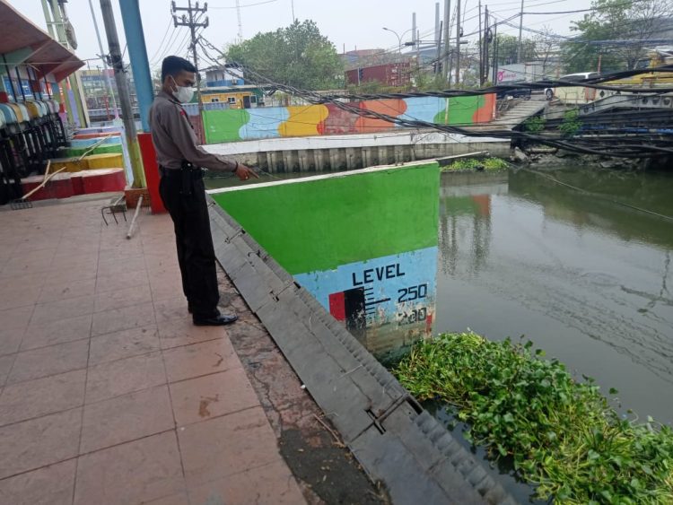 Polsek Asemrowo Laksanakan Giat Pemantauan Rumah Pompa Air Balong II, Antisipasi Adanya Potensi Banjir