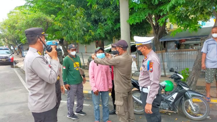 Polres Pelabuhan Tanjung Perak Laksanakan Operasi Yustisi Protokol Kesehatan, Terus Ingatkan Masyarakat Untuk Selalu Gunakan Masker