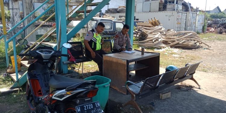 Polsek Asemrowo Laksanakan Patroli dan Pemantauan Objek Vital, Sampaikan Himbauan Harkamtibmas