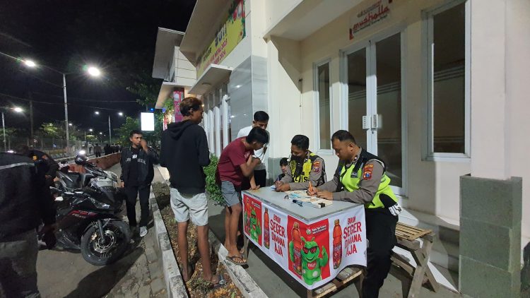 Gelar Patroli Skala Besar, Kapolres Pelabuhan Tanjung Perak Pesan Jaga Kamtibmas Jelang Pemilu 2024