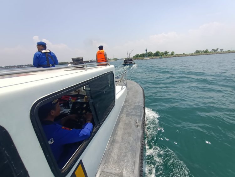 Pasca Hitung Suara, TNI-Polri Kawal Ketat Kotak Suara Pemilu di Perairan Probolinggo