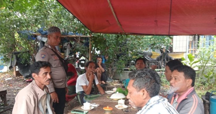 Bhabinkamtibmas Polres Tanjung Perak Rutin Binluh Bahaya Narkoba untuk Perangi Lahgun Narkoba