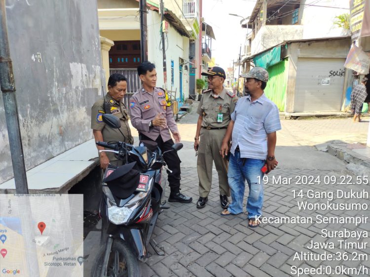 Bhabinkamtibmas Wonokusumo dan 3 Pilar Sukses Melaksanakan Pengukuran Rumah di Tenggumung Wetan