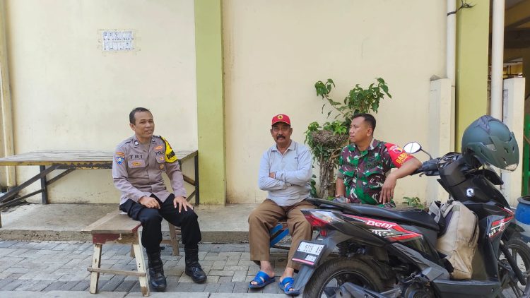 Bhabinkamtibmas dan Babinsa Sidotopo Wetan Sambangi Tokoh Masyarakat di Rusun Randu