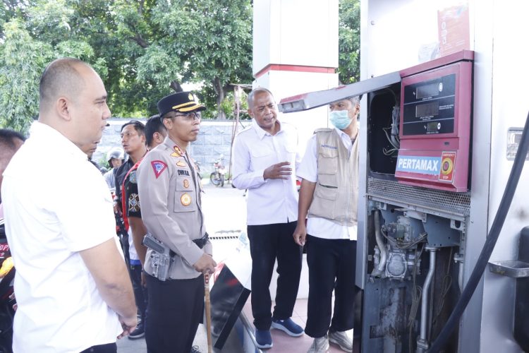 Polres Situbondo Sidak SPBU, Pastikan Stok dan Takaran BBM Aman Jelang Idul Fitri