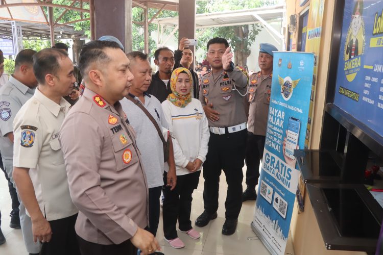 Tingkatkan Pelayanan Publik, Kapolres Pasuruan Resmikan Samsat Smart Thru