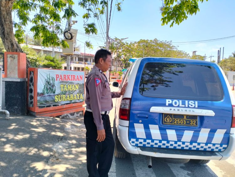 Polsek Kenjeran Laksanakan Patroli Keamanan di Taman Suroboyo