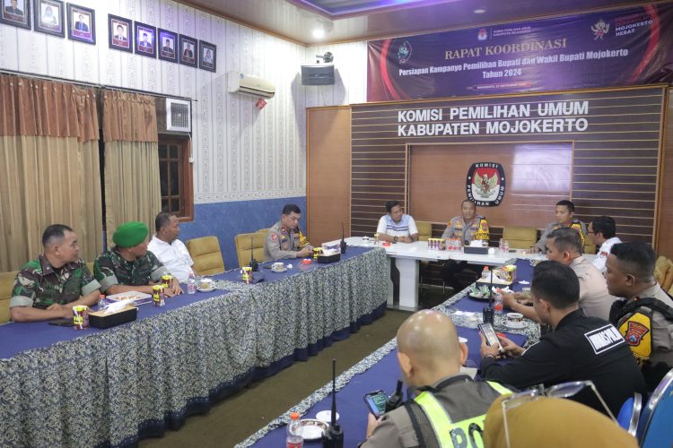 Polres Mojokerto Gelar Patroli Bermotor Pastikan Logistik Pilkada Aman