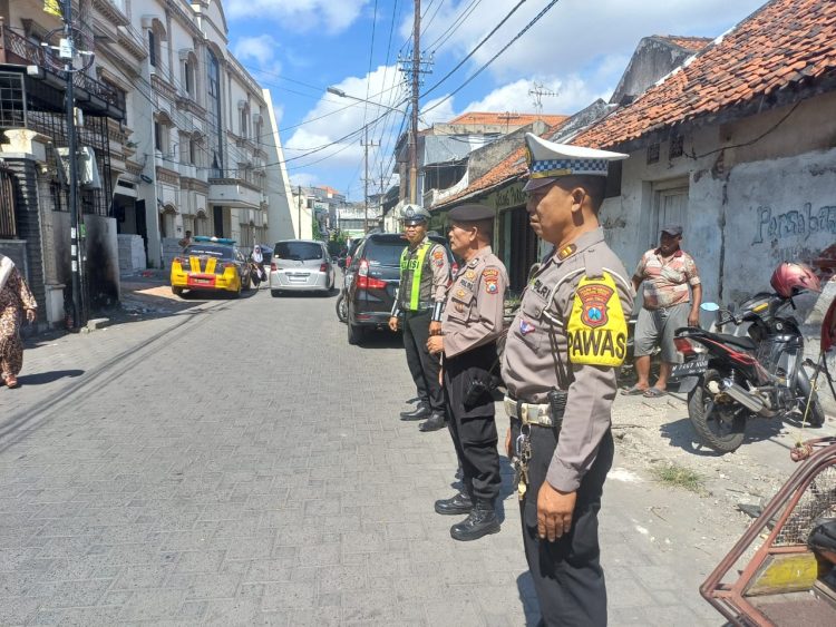 Polsek Semampir Laksanakan Patroli Harkamtibmas di Jalan Petukangan