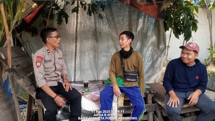 Polsek Asemrowo Laksanakan Dialogis Dan Himbauan Harkamtibmas Di Wilayah Tambk Sarioso