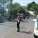 Patroli Personel Polsek Krembangan di Jalan Demak Antisipasi Kemacetan dan Potensi Laka Lantas