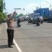 Polsek Krembangan Laksanakan Pemantauan Arus Lalu Lintas di Sekitar TL Mbah Ratu