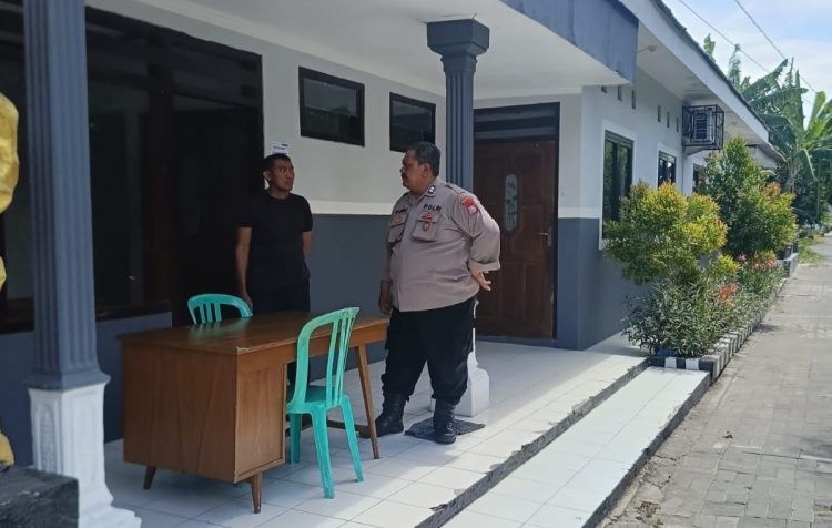 Patroli dan Sambang Polsek Krembangan di Pos Keamanan Ikan Trowani Perak Barat