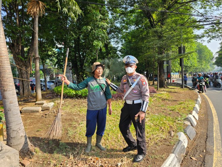 Sosialisasi Tatap Muka Satlantas Polres Pelabuhan Tanjung Perak Ajak Masyarakat Tertib Berlalu Lintas