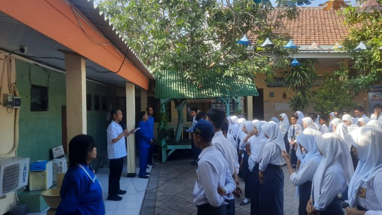 Polsek Krembangan Beri Pengarahan Kamtibmas di SMP Kemala Bhayangkari 6 Surabaya