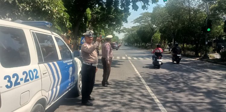 Pemantauan Arus Lalu Lintas di Jalan Demak Berjalan Aman dan Lancar