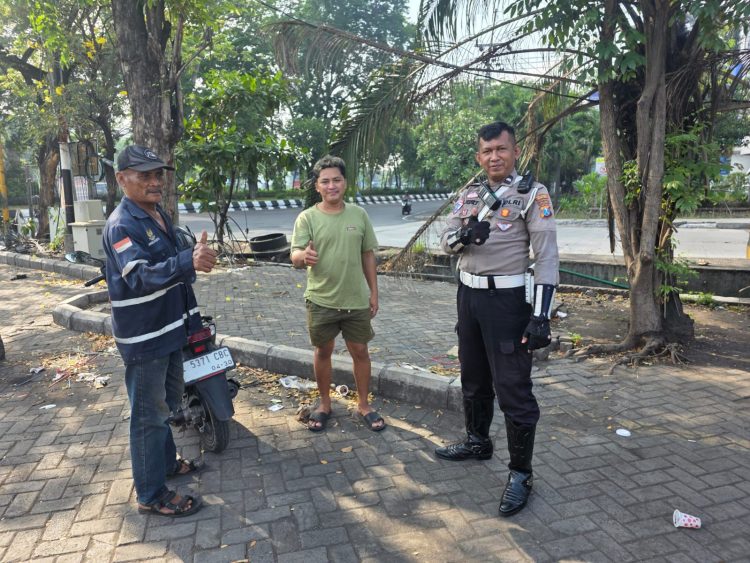 Satlantas Polres Pelabuhan Tanjung Perak Gelar Sosialisasi Tatap Muka Tertib Lalu Lintas Bersama Masyarakat