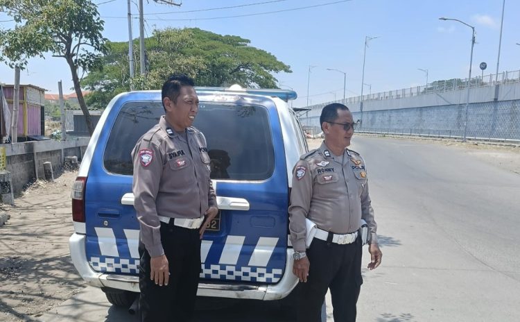 Patroli Polsek Kenjeran Pantau Aktivitas di Sekitar Jembatan Suramadu
