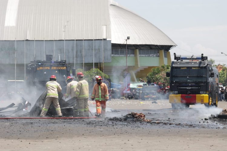 Polda Jatim Gelar Simulasi Sispamkota Pastikan Kesiapan Personel Hadapi Gangguan Kamtibmas