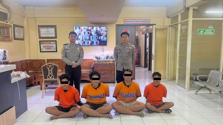 Kasus Pengeroyokan Berujung maut di Konser Hardcore Terungkap, Polres Pelabuhan Tanjung Perak Amankan Empat Pelaku.