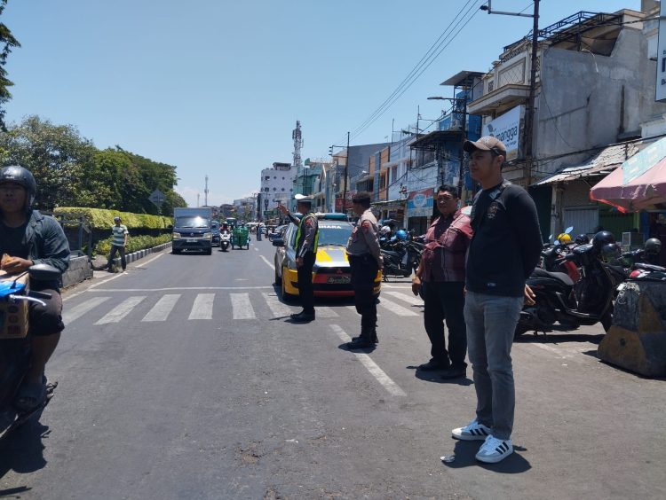 Polsek Semampir Laksanakan Patroli Harkamtibmas dan Pemantauan Program Ketahanan Pangan Budidaya Ikan Lele di Sidotopo