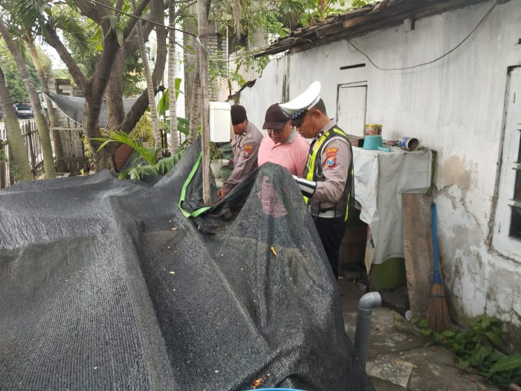 Polsek Semampir Lakukan Patroli Harkamtibmas di Kampung Tangguh Sidotopo Pantau Program Ketahanan Pangan