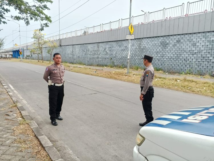 Polsek Kenjeran Laksanakan Patroli Harkamtibmas di Sekitar Jembatan Suramadu untuk Ciptakan Rasa Aman Masyarakat