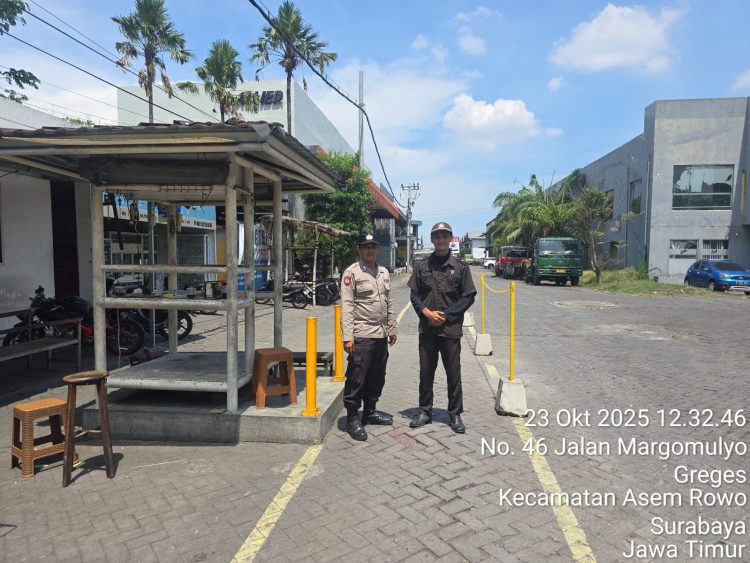 Polsek Asemrowo Gelar Patroli Dialogis di Kawasan Pergudangan Antropolis Antisipasi 3C