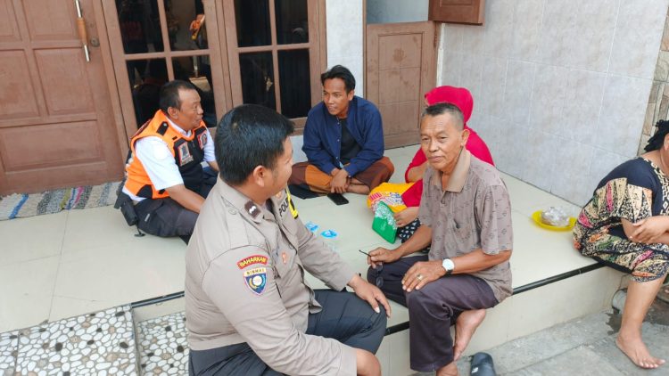 Bhabinkamtibmas Pegirian Bersama Perangkat Kelurahan Ajak Warga Jaga Kamtibmas di Wonokusumo Jaya Baru