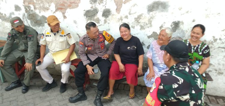 Bhabinkamtibmas Kelurahan Bongkaran Laksanakan Mediasi Warga Terkait Penertiban Bangunan di Jl. Semut Kalimir