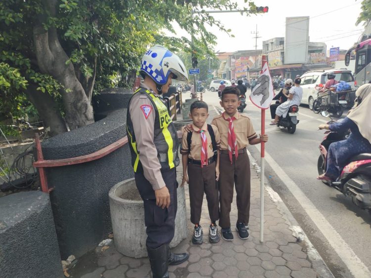 Satlantas Polres Pelabuhan Tanjung Perak Gelar Sosialisasi Tatap Muka Tertib Lalu Lintas