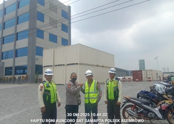 Personel Polsek Asemrowo Laksanakan Patroli dan Himbauan Kamtibmas di PT Lestari Nasional Gas