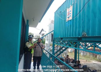 Personel Polsek Asemrowo Laksanakan Patroli Dialogis di Gudang PLN Tambak Langon