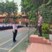 Kapolsek Asemrowo Jadi Inspektur Upacara di SMP Negeri 42 Surabaya, Sampaikan Pesan Hukum dan Disiplin Siswa