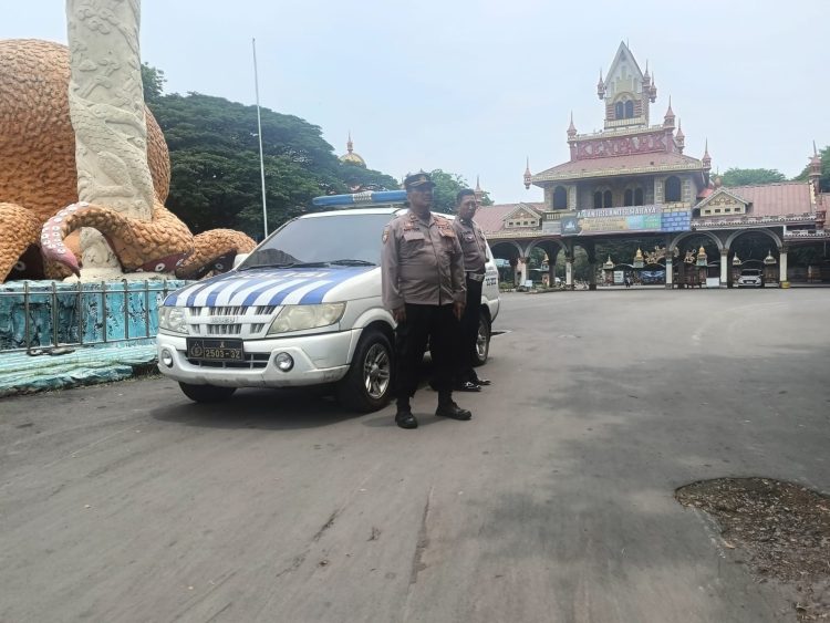 Polsek Kenjeran Laksanakan Pemantauan dan Himbauan Kamtibmas di Area Pantai Ria Kenjeran