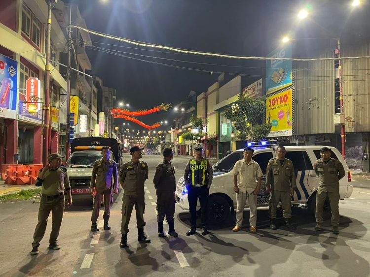 Patroli Harkamtibmas Polsek Pabean Cantikan Antisipasi 3C di Kawasan Jalan Kembang Jepun