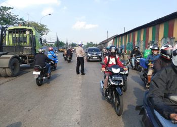Satlantas Polres Pelabuhan Tanjung Perak Gelar Patroli dan Penindakan Dakgar Lalu Lintas di Jalur Rawan Pelanggaran
