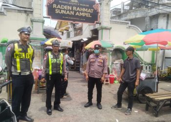 Polsek Semampir Laksanakan Patroli Harkamtibmas di Kawasan Wisata Religi Sunan Ampel