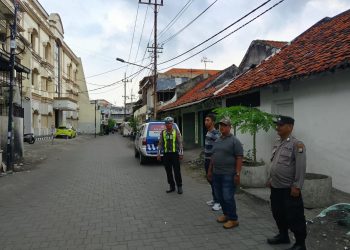 Polsek Semampir Gelar Patroli Harkamtibmas Antisipasi Gangguan Kamtibmas di Jalan Pertukangan