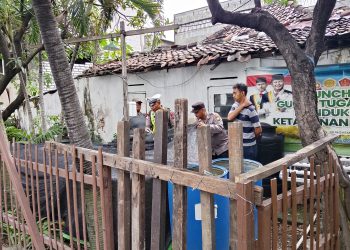 Patroli Harkamtibmas Polsek Semampir di Pos Kamling Kampung Tangguh Sidotopo